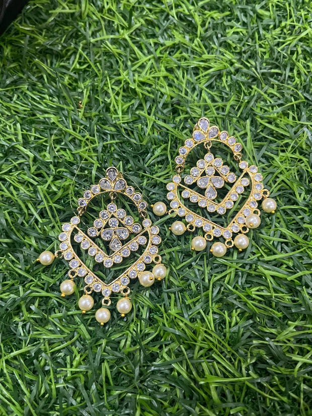 White Earrings 27 E5-12E