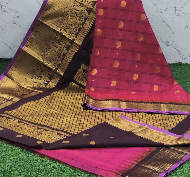 Tomato Red Gadwal Pattu 1 B5-7