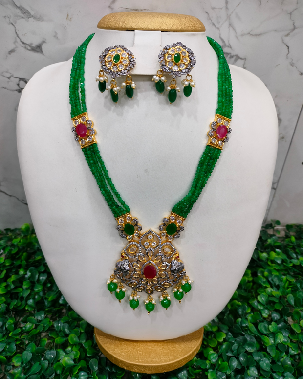 Green and White Stone Beaded Neckpiece With Earrings