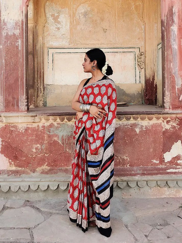 Red and Blue Border Block Printed Saree 18JUNW3