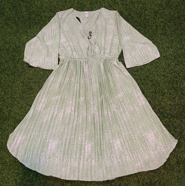 Green Georgette 4Jun10E