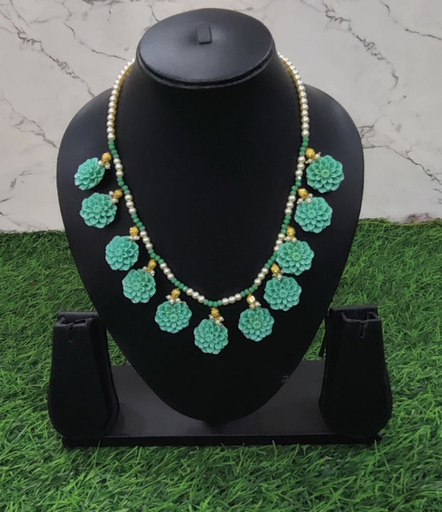 Lux Green Flower Beads 4 C5-6E