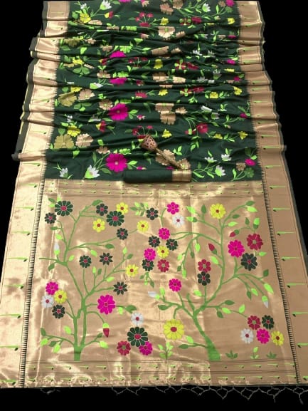 Allover floral muniya paithani